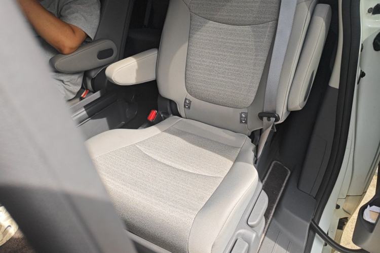 Used Toyota SIENNA 2024 2.5L Hybrid Comfort Edition Left Rear Seat