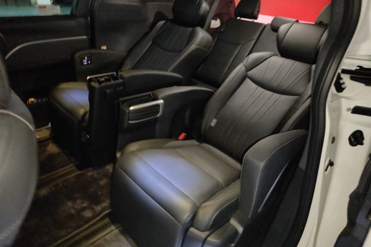Used Toyota SIENNA 2024 2.5L Hybrid Prestige Deluxe Edition Left Rear Seat