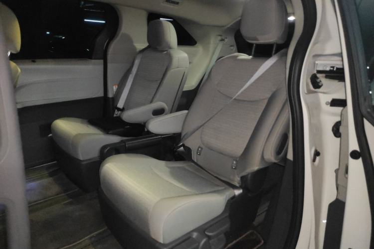 Used Toyota SIENNA 2024 2.5L Hybrid Comfort Edition Left Rear Seat