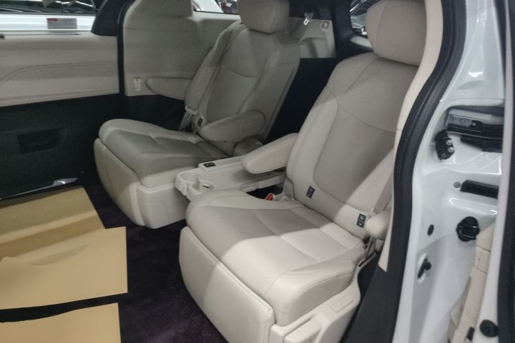 Used Toyota SIENNA 2024 2.5L Hybrid Four-Wheel Drive Prestige Edition Left Rear Seat