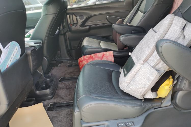 Used Toyota SIENNA 2024 2.5L Hybrid Luxury Edition Left Rear Seat
