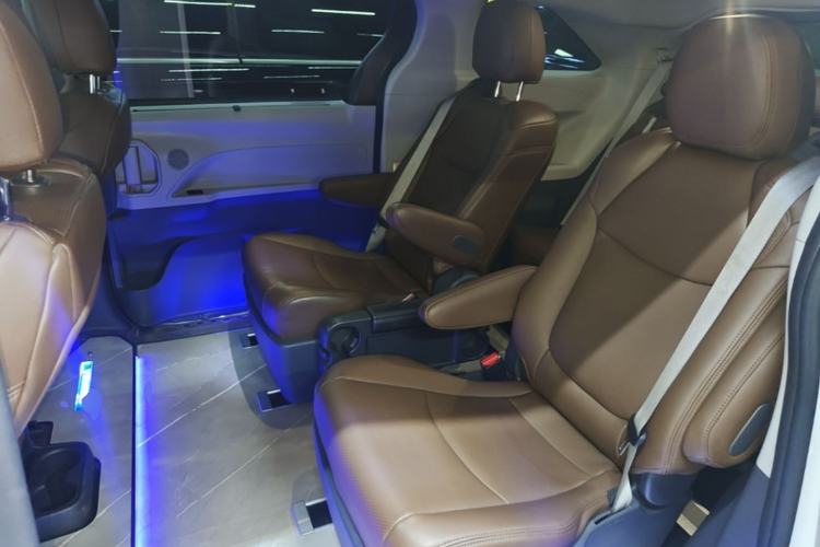 Used Toyota SIENNA 2024 2.5L Hybrid Comfort Edition Left Rear Seat