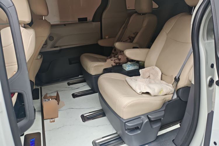 Used Toyota SIENNA 2024 2.5L Hybrid Comfort Edition Left Rear Seat