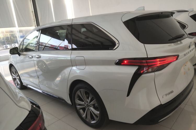 Used Toyota SIENNA 2024 2.5L Hybrid Prestige Deluxe Edition Left Side