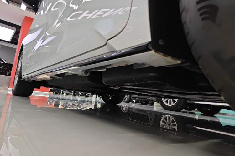 Used Toyota SIENNA 2024 2.5L Hybrid Prestige Deluxe Edition Left Side Sill