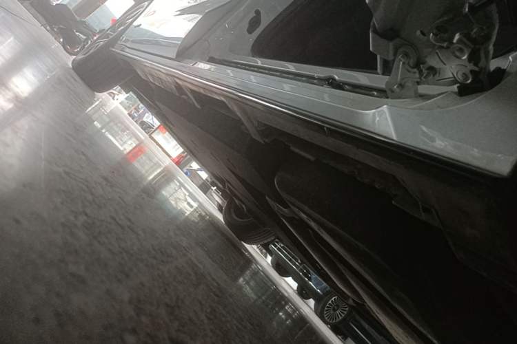 Used Toyota SIENNA 2024 2.5L Hybrid Four-Wheel Drive Prestige Edition Left Side Sill