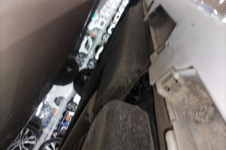 Used Toyota SIENNA 2024 2.5L Hybrid Comfort Edition Left Side Sill