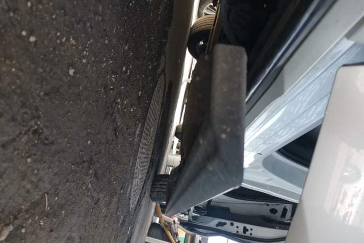 Used Toyota SIENNA 2024 2.5L Hybrid Four-Wheel Drive Prestige Edition Left Side Sill