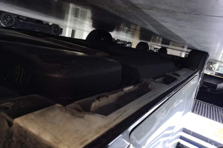 Used Toyota SIENNA 2024 2.5L Hybrid Four-Wheel Drive Prestige Edition Left Side Sill