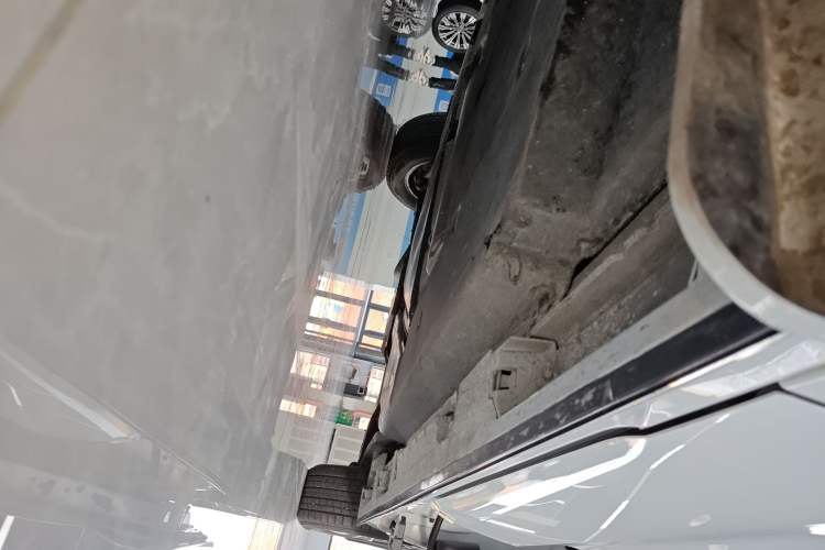 Used Toyota SIENNA 2024 2.5L Hybrid Four-Wheel Drive Prestige Edition Left Side Sill