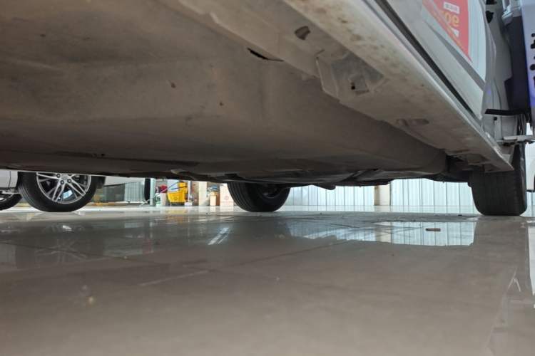 Used Toyota SIENNA 2024 2.5L Hybrid Comfort Edition Left Side Sill