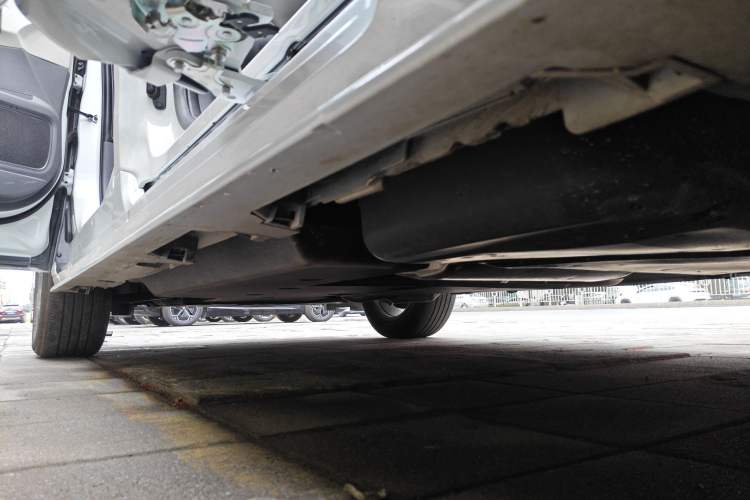 Used Toyota SIENNA 2024 2.5L Hybrid Comfort Edition Left Side Sill