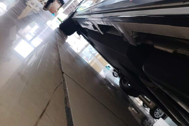 Used Toyota SIENNA 2024 2.5L Hybrid Platinum Edition Left Side Sill
