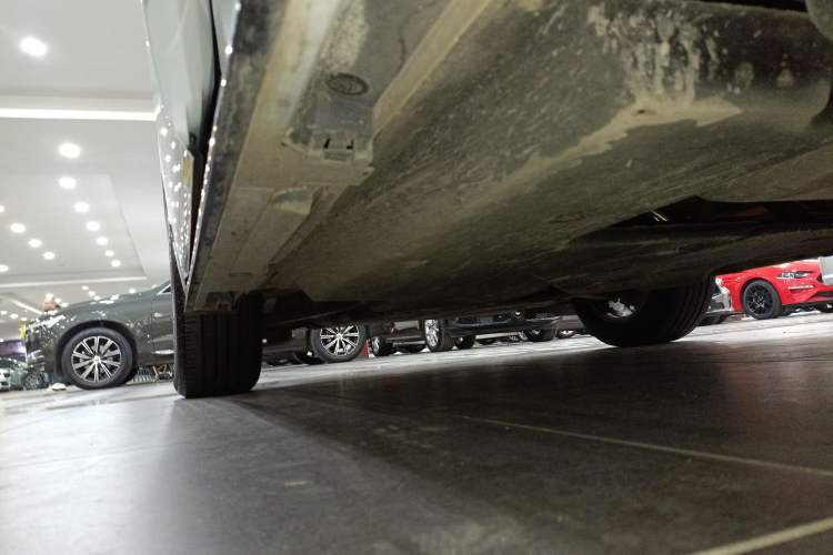 Used Toyota SIENNA 2024 2.5L Hybrid Four-Wheel Drive Prestige Edition Left Side Sill