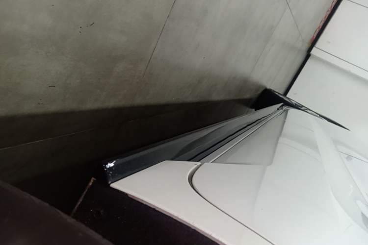 Used Toyota SIENNA 2024 2.5L Hybrid Prestige Deluxe Edition Left Side Sill