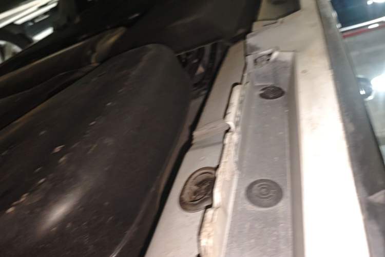 Used Toyota SIENNA 2024 2.5L Hybrid Luxury Edition Left Side Sill