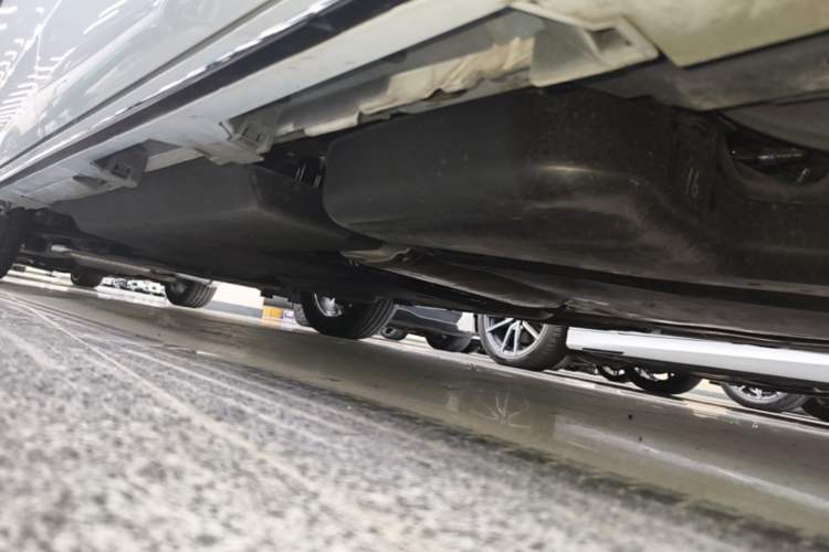 Used Toyota SIENNA 2024 2.5L Hybrid Luxury Edition Left Side Sill