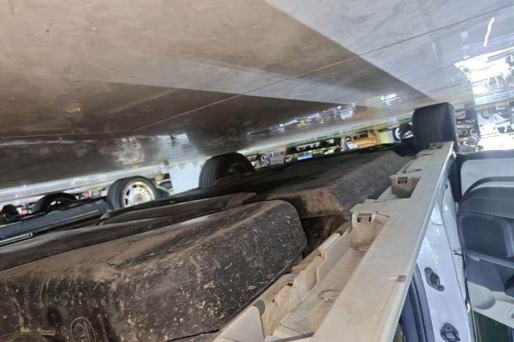 Used Toyota SIENNA 2024 2.5L Hybrid Comfort Edition Left Side Sill