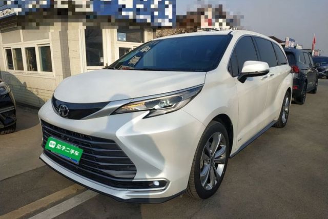 Used Toyota SIENNA 2024 2.5L Hybrid Luxury Edition