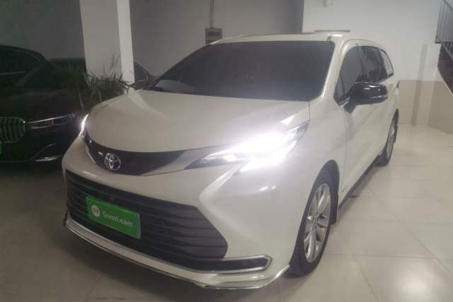 Used Toyota SIENNA 2024 2.5L Hybrid Luxury Edition