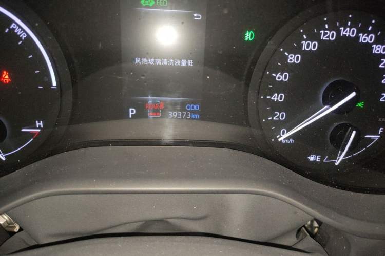 Used Toyota SIENNA 2024 2.5L Hybrid Comfort Edition Odometer Close Up