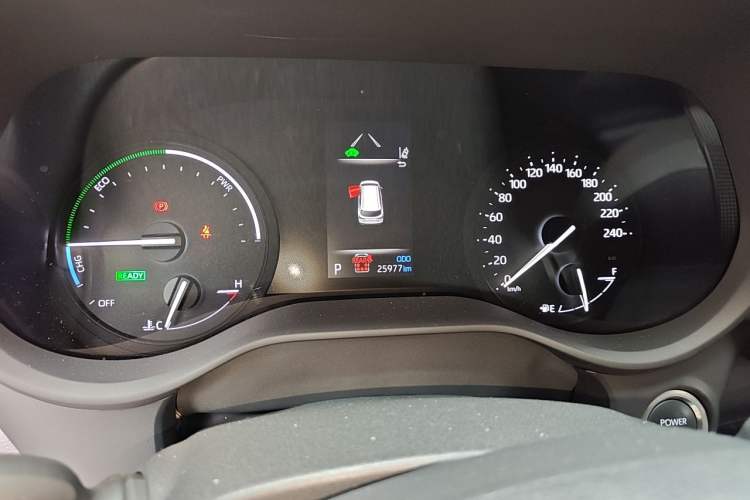 Used Toyota SIENNA 2024 2.5L Hybrid Four-Wheel Drive Prestige Edition Odometer Close Up