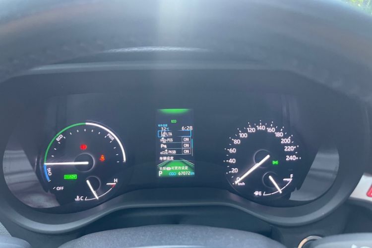 Used Toyota SIENNA 2024 2.5L Hybrid Four-Wheel Drive Luxury Edition Odometer Close Up