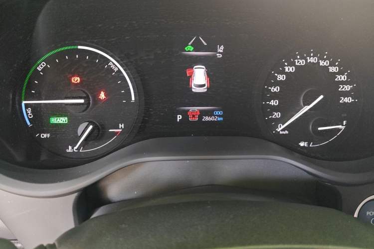 Used Toyota SIENNA 2024 2.5L Hybrid Luxury Edition Odometer Close Up