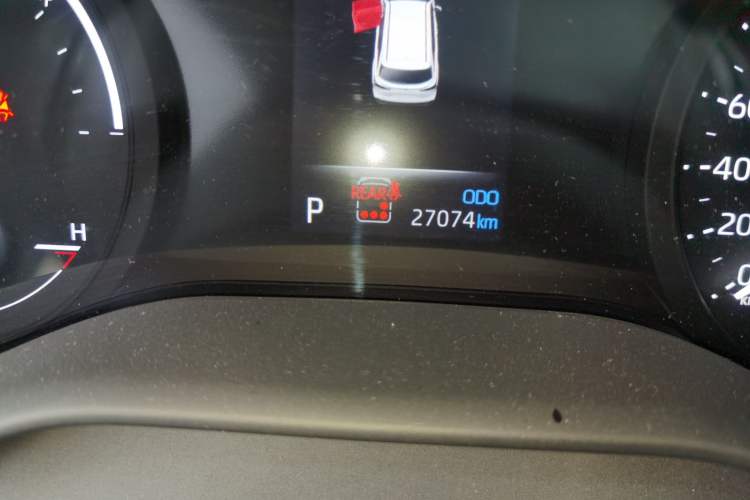 Used Toyota SIENNA 2024 2.5L Hybrid Four-Wheel Drive Luxury Edition Odometer Close Up