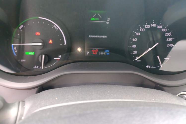 Used Toyota SIENNA 2024 2.5L Hybrid Four-Wheel Drive Luxury Edition Odometer Close Up
