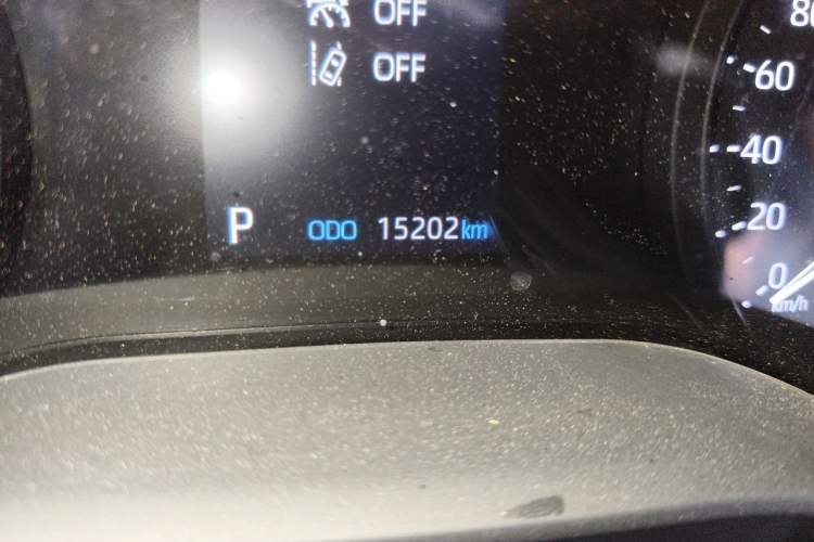 Used Toyota SIENNA 2024 2.5L Hybrid Comfort Edition Odometer Close Up