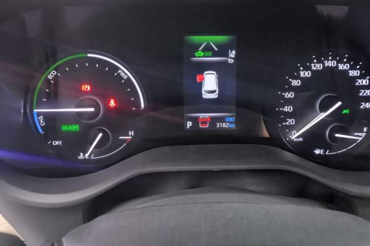 Used Toyota SIENNA 2024 2.5L Hybrid Comfort Edition Odometer Close Up
