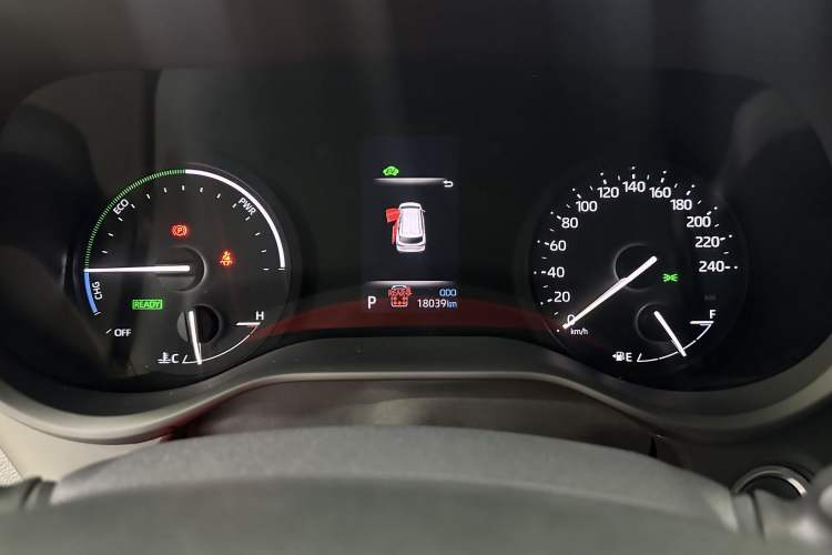 Used Toyota SIENNA 2024 2.5L Hybrid Four-Wheel Drive Luxury Edition Odometer Close Up