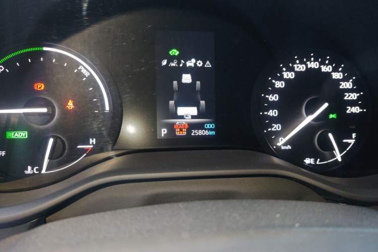 Used Toyota SIENNA 2024 2.5L Hybrid Comfort Edition Odometer Close Up