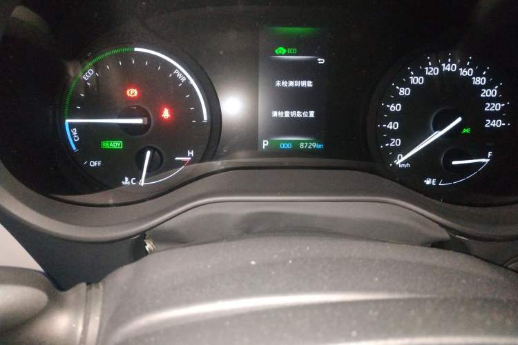 Used Toyota SIENNA 2024 2.5L Hybrid Comfort Edition Odometer Close Up