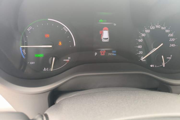 Used Toyota SIENNA 2024 2.5L Hybrid Comfort Edition Odometer Close Up