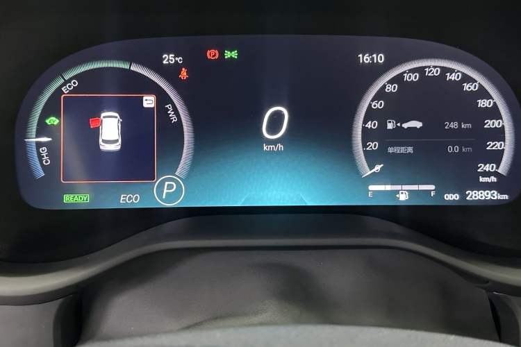 Used Toyota SIENNA 2024 2.5L Hybrid Platinum Edition Odometer Close Up
