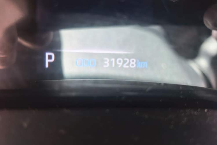 Used Toyota SIENNA 2024 2.5L Hybrid Comfort Edition Odometer Close Up