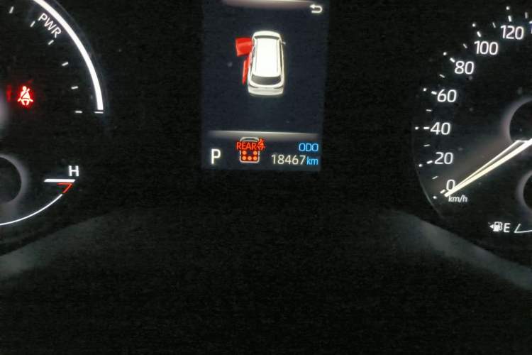 Used Toyota SIENNA 2024 2.5L Hybrid Comfort Edition Odometer Close Up