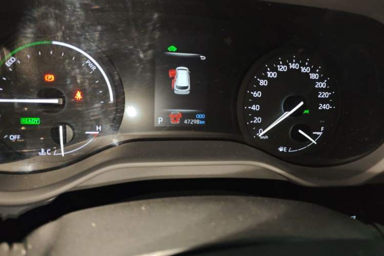 Used Toyota SIENNA 2024 2.5L Hybrid Comfort Edition Odometer Close Up