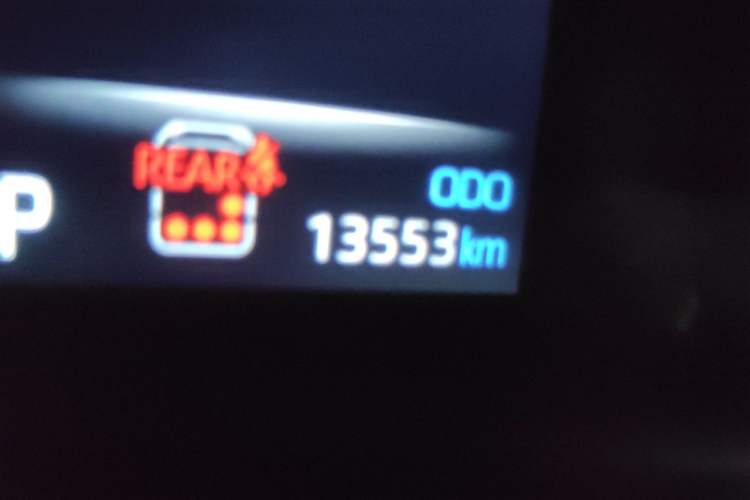 Used Toyota SIENNA 2024 2.5L Hybrid Comfort Edition Odometer Close Up