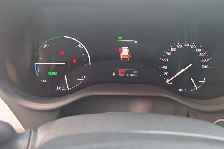 Used Toyota SIENNA 2024 2.5L Hybrid Comfort Edition Odometer Close Up