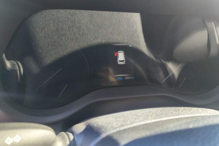 Used Toyota SIENNA 2024 2.5L Hybrid Four-Wheel Drive Prestige Edition Odometer Close Up