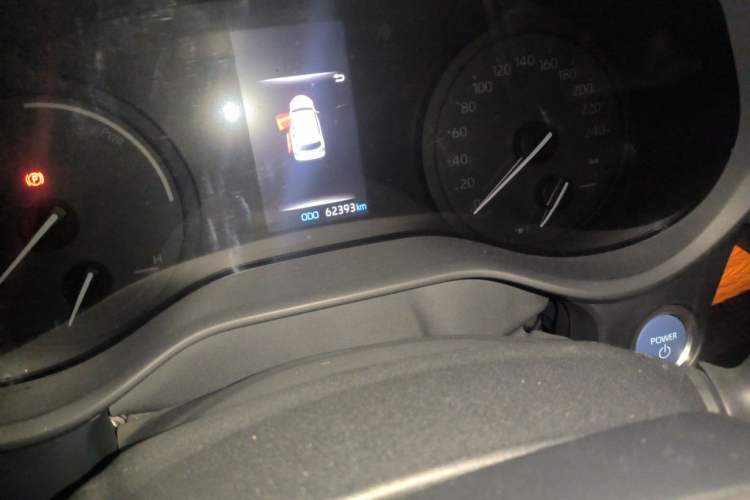 Used Toyota SIENNA 2024 2.5L Hybrid Comfort Edition Odometer Close Up