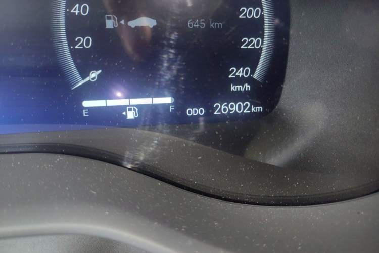 Used Toyota SIENNA 2024 2.5L Hybrid Platinum Edition Odometer Close Up