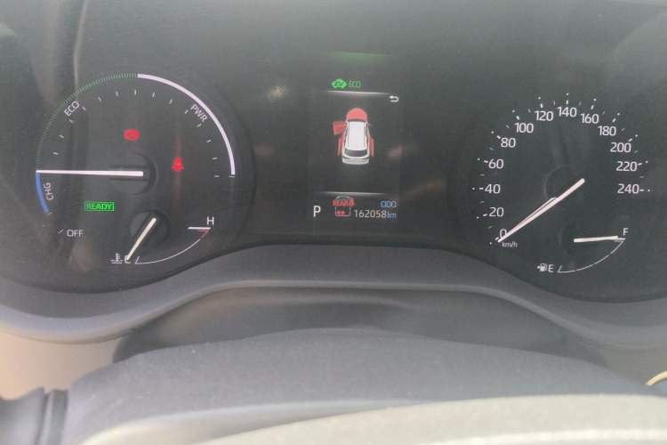 Used Toyota SIENNA 2024 2.5L Hybrid Comfort Edition Odometer Close Up