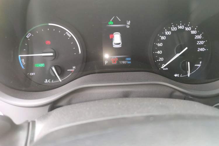 Used Toyota SIENNA 2024 2.5L Hybrid Comfort Edition Odometer Close Up