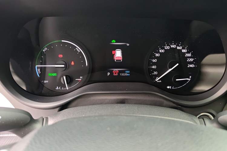Used Toyota SIENNA 2024 2.5L Hybrid Comfort Edition Odometer Close Up