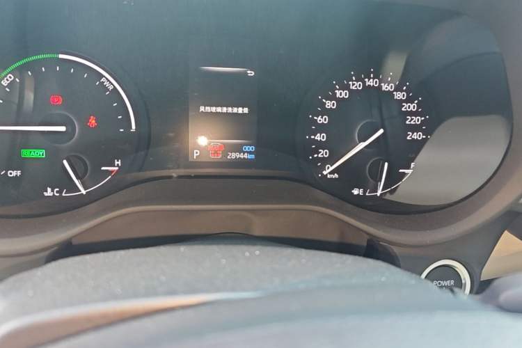 Used Toyota SIENNA 2024 2.5L Hybrid Four-Wheel Drive Prestige Edition Odometer Close Up
