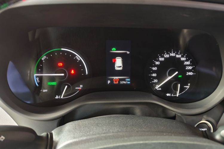 Used Toyota SIENNA 2024 2.5L Hybrid Comfort Edition Odometer Close Up
